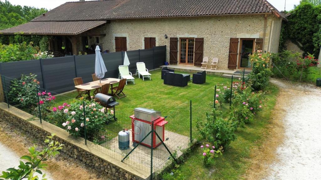 Appartement Chez Lucia a 15min de Perigueux à 6km autoroute A89 à Eglise-Neuve-de-Vergt Extérieur photo