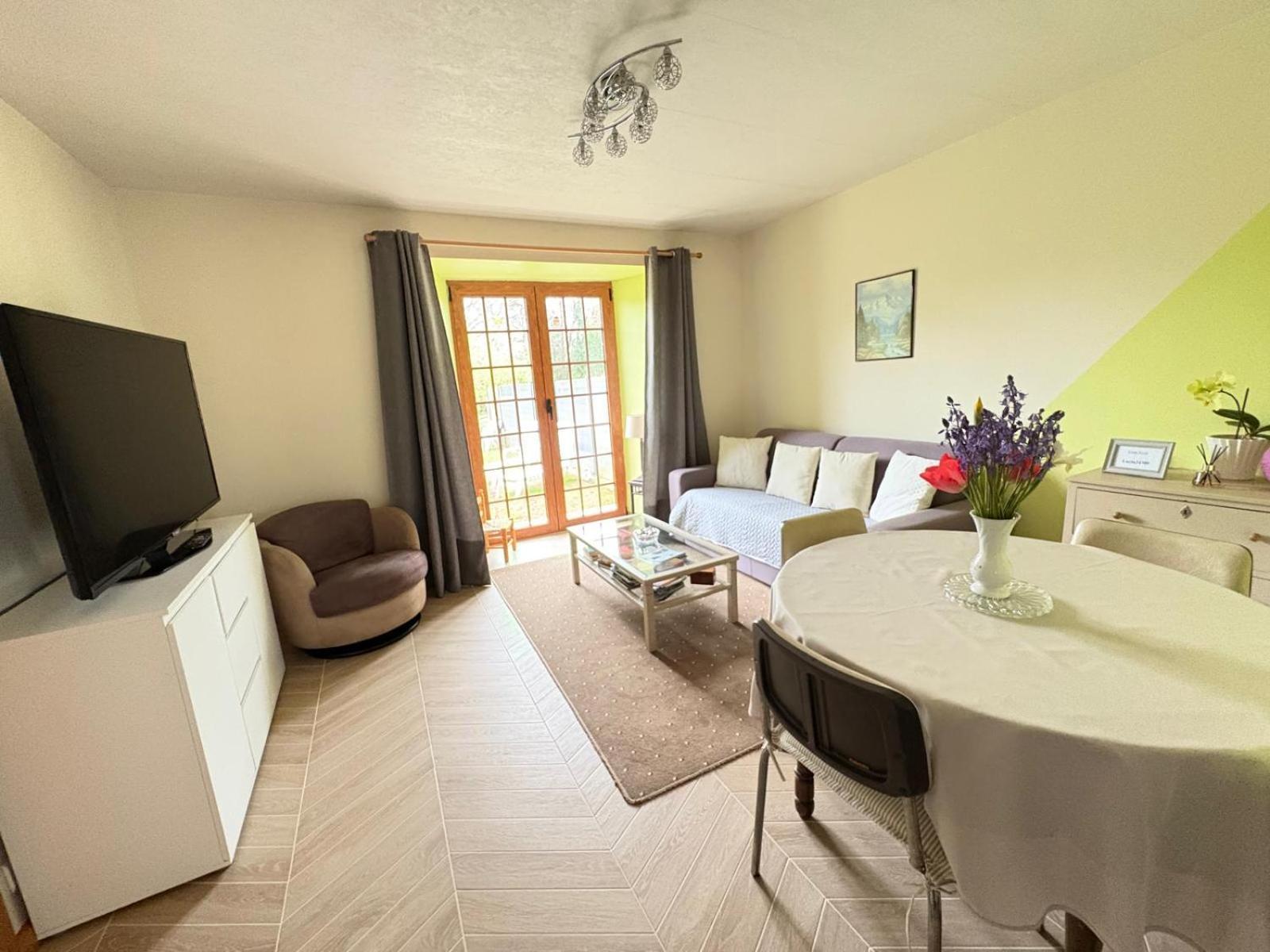 Appartement Chez Lucia a 15min de Perigueux à 6km autoroute A89 à Eglise-Neuve-de-Vergt Extérieur photo