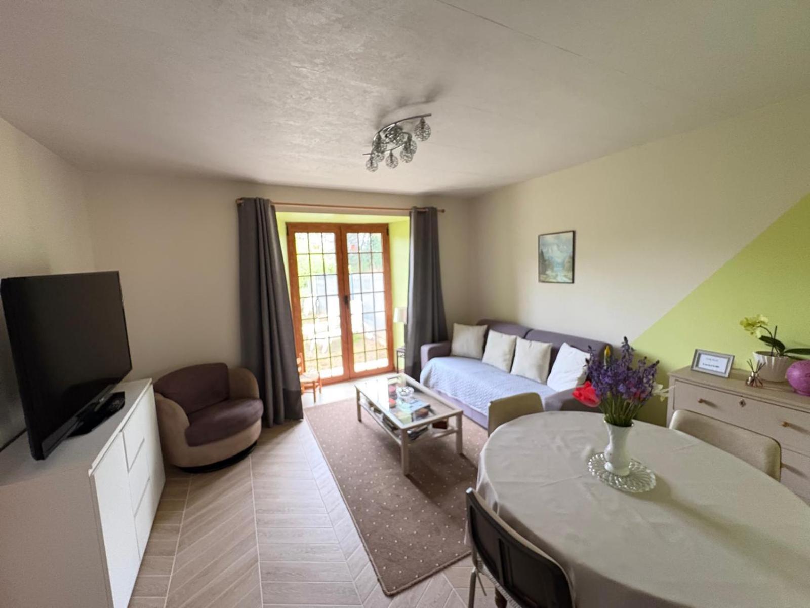 Appartement Chez Lucia a 15min de Perigueux à 6km autoroute A89 à Eglise-Neuve-de-Vergt Extérieur photo